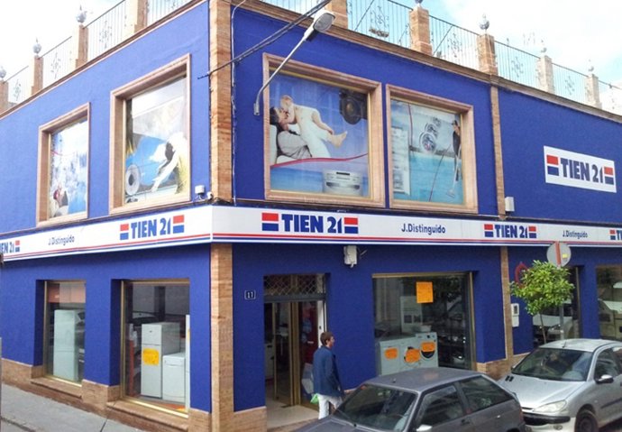 Tienda De TIEN 21 En Los Palacios (Sevilla)