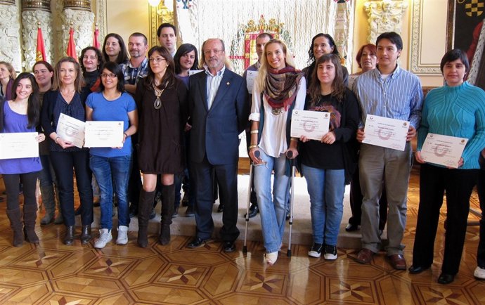 Entrega De Diplomas A Los Voluntarios De La V Cumbre Del Microcrédito