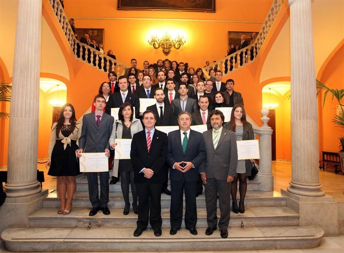 Entrega De Premios Del Ayuntamiento De Sevilla A Investigadores De La US