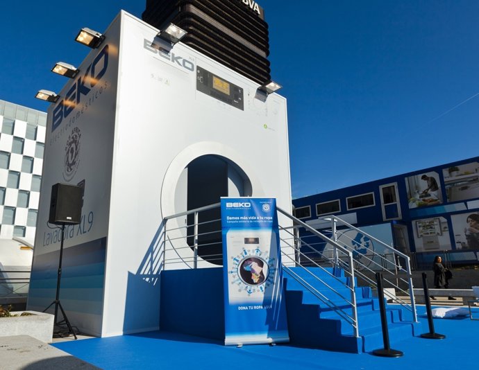 Lavadora Gigante Instalada Por Beko En Las Calles De Madrid