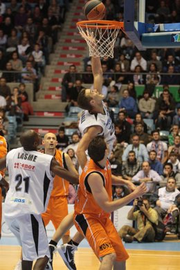 Blusens Monbus - Baloncesto Fuenlabrada