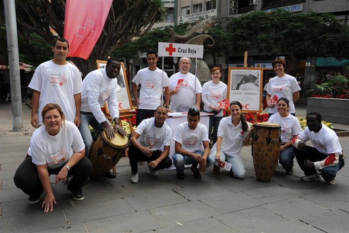 Voluntarios De Cruz Roja                    