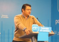 PP-A: "Con los gastos de representación y sueldo de Griñán se podría pagar la prestación a 300 parados durante un año"