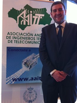 Asociación De Ingenieros Técnicos De Telecomunicacion, Juan Luis Cruz Navarro