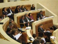 PSOE y PRC creen que el Presupuesto del PP es una "prueba de cargo" de que ha dado la "espalda" a los jóvenes