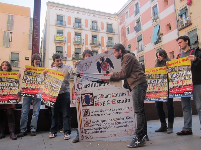 Protesta De Las JERC En El Día De La Constitución De 2012
