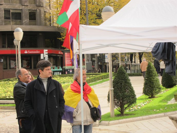 Mikel Arana En Un Acto En Bilbao