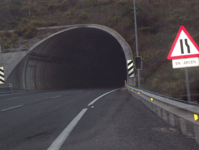 Entrada a un túnel