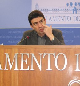 Mario Jiménez, Este Miércoles En Rueda De Prensa