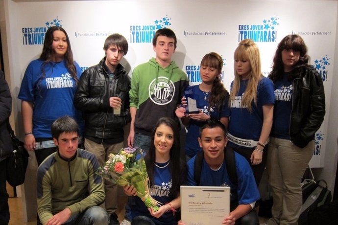 Alumnos Del IES Navarro Villoslada Ganadores Del Premio Eres Joven, ¡Triunfarás!