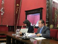 El Ayuntamiento suprime sus organismos autónomos y anuncia un presupuesto "austero" con contención del gasto