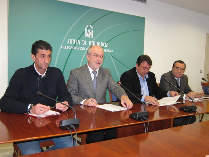 El Delegado De La Junta Anuncia Los Cursos Para Los Recolocables De Astilleros.