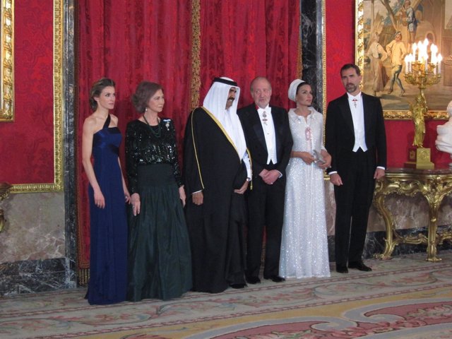 Los Reyes Y Los Príncipes De Asturias Con El Emir De Qatar Y Su Esposa