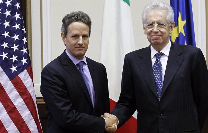 El Secretario Del Tesoro De Estados Unidos, Tim Geithner, Con Mario Monti