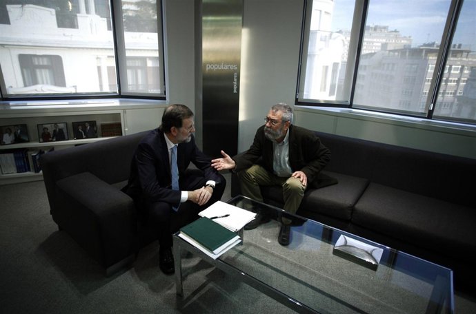 Mariano Rajoy Recibe A Cándido Mendez En La Sede Del PP