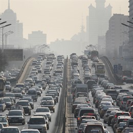 Atasco en una carretera de Pekín