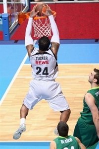 Unicaja deja escapar un billete para el 'Top 16'