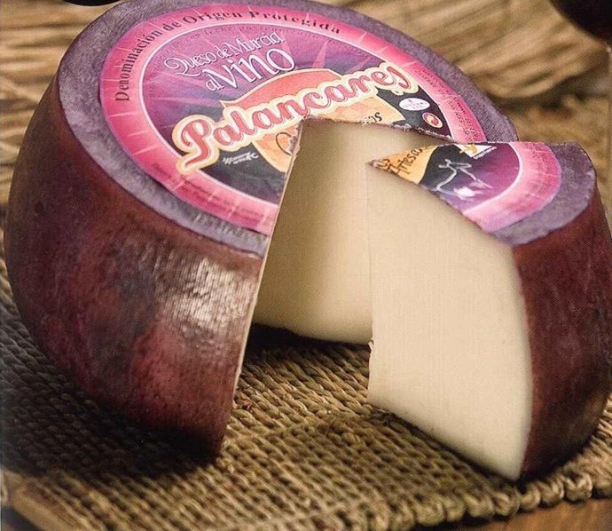 Queso De Cabra Al Vino