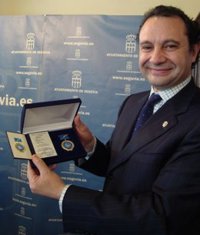 El alcalde de Segovia es condecorado por el Gobierno ruso por su amistad y colaboración en el Año Dual España-Rusia