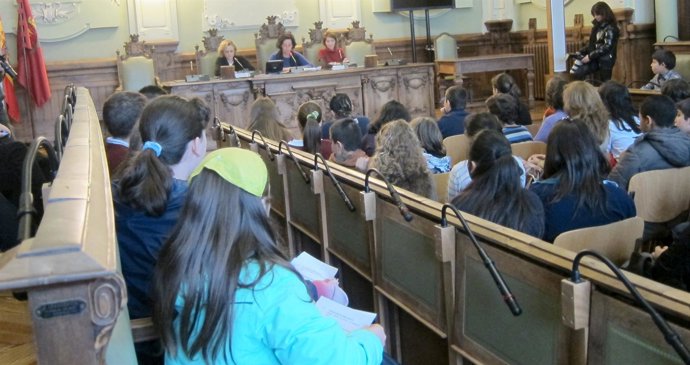 Acto Con Escolares Con Motivo Del Día De La Constitución