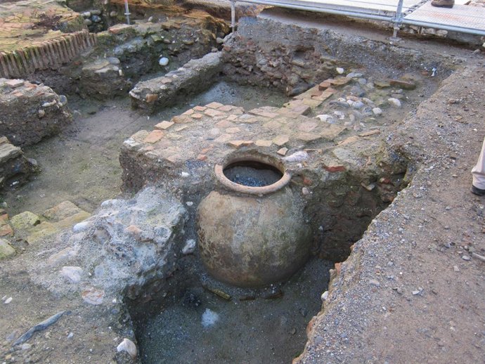 Yacimiento De Piedra Santa, En Granada