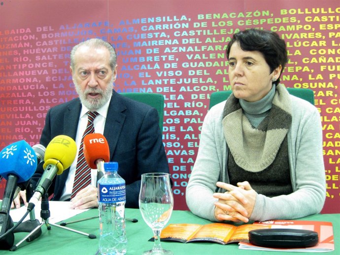 El Presidente De La Diputación, Fernando Rodríguez Villalobos, Y Dolores Bravo