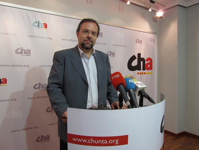 Diputado De CHA En La DPZ, Bizén Fuster.