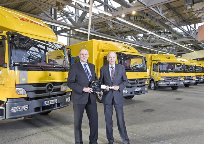 Daimler Entrega Diez Camiones A Deutsche Post DHL