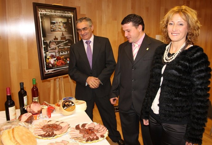 Fiesta Del Mosto Y La Chacina De Colmenar (Málaga) Con Emiliani Jiménez Diputada