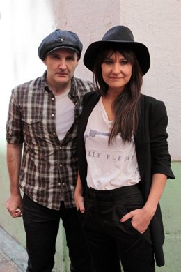 El Dúo Musical Amaral, Formado Por Juan Aguirre Y Eva Amaral