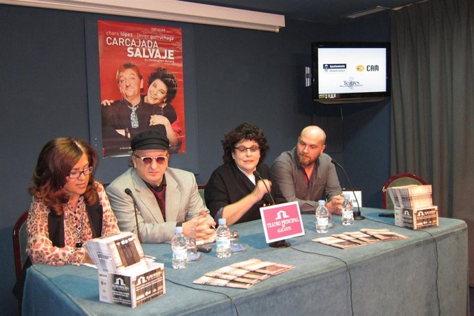 Charo Reina Y Javier Gurruchaga En La Presentación De 'La Carcajada Salvaje'