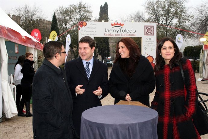 Reyes (I) Junto A Férriz Y Responsables Locales De Toledo Abren La Feria.