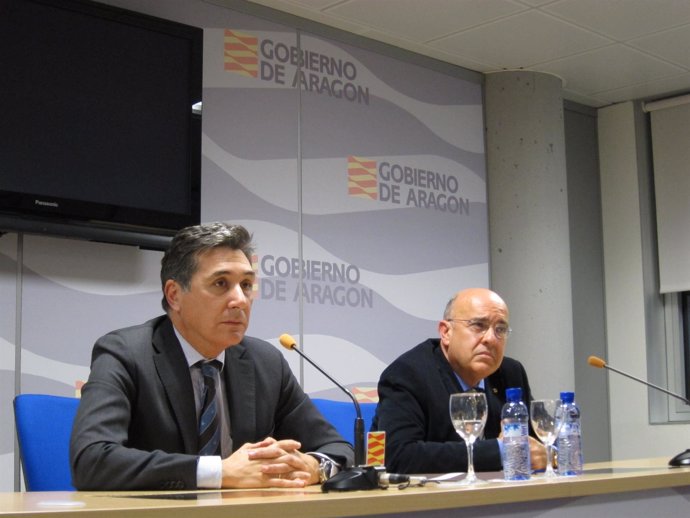 Los Consejeros De Sanidad De Aragón Y Cataluña, Ricardo Oliván Y Boi Ruiz.