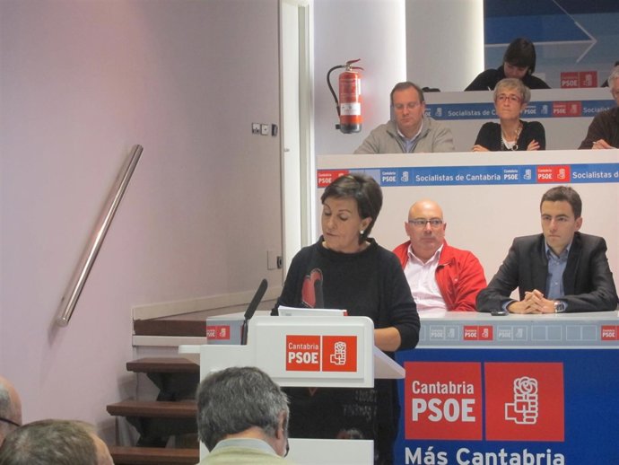 Dolores Gorostiaga En El Comité Regional