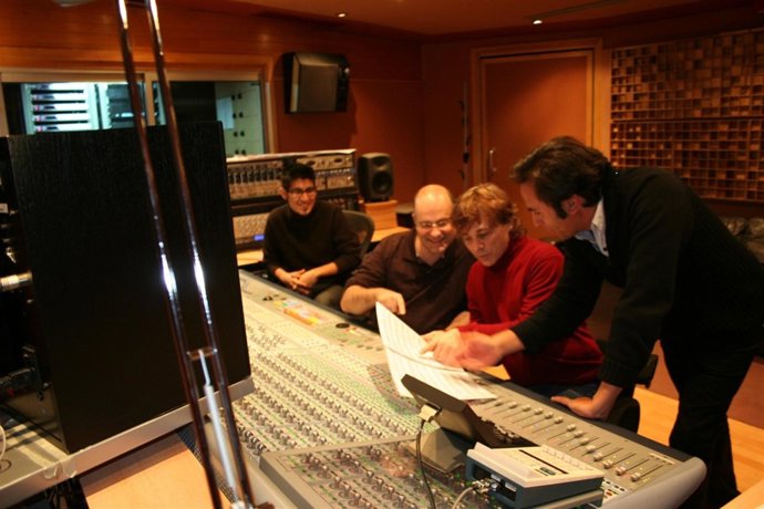 Manolo Carrasco Graba Junto A Padovani