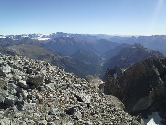 Valle De Pineta Desde La Cima De Monte Perdido (Huesca)