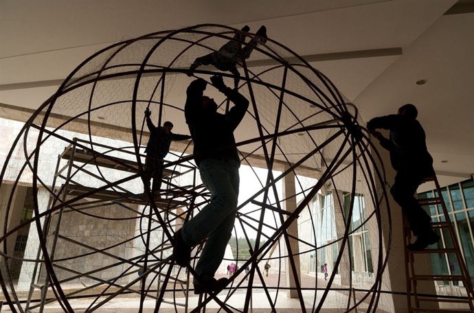 OITO OBRAS DE ARTISTAS CONTEMPORÁNEOS TRANSFORMARÁN ESPAZOS INTERIORES E EXTERIO