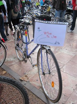 Imagen De Una De Las Bicicletas Durante La Concentración Reivindicativa