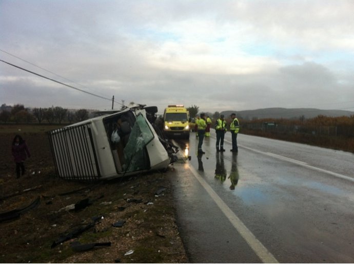 Bomberos De La Comunidad Y Summa En El Accidente