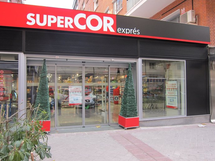 Primer Establecimiento De Supercor Exprés