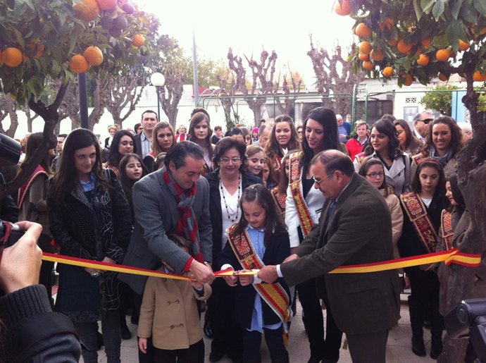 El Concejal Rafael Gómez Inaugura El Belén De La Federación De Peñas Huertanas