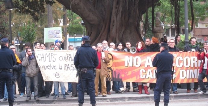 Manifestación Contra La Corrupción Ante El Juicio De Camps Y Costa