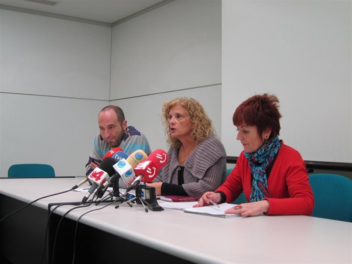 David Mendaza (LAB), Arantxa Elgoibar (ELA), Y Carmen Pueyo (CCOO).