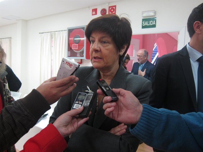 La Consejera De Obras Públicas Y Vivienda, Josefina Cruz.