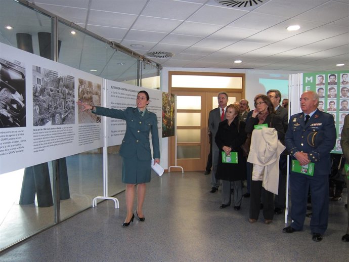 El Delegado Y Las Autoridades En La Visita A La Exposición