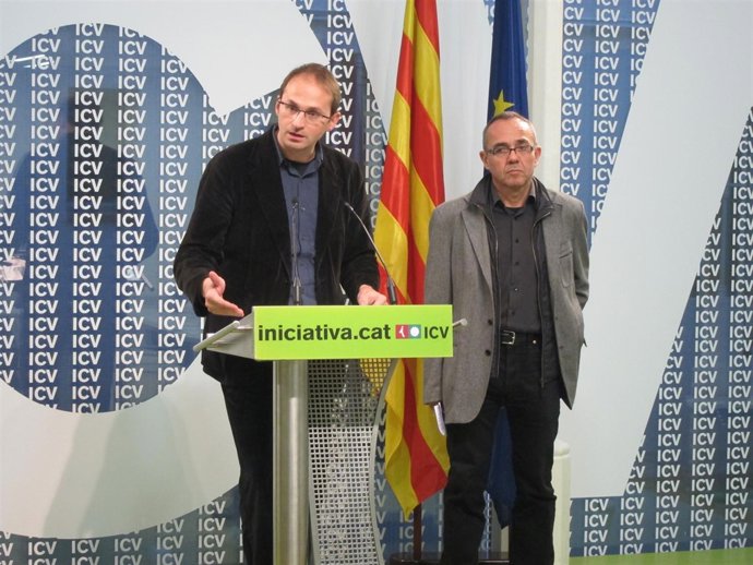 Joan Herrera Y Joan Coscubiela (ICV), En Rueda De Prensa