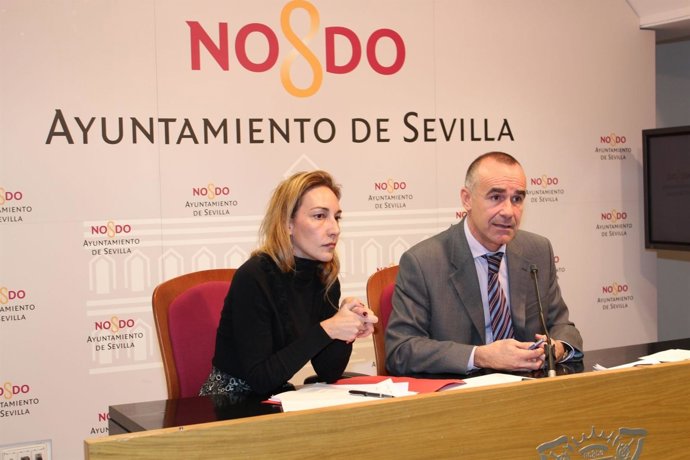 Los Concejales Socialistas Durante La Rueda De Prensa.