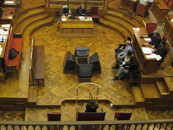 Juicio Por La Presunta Agresión A Una Joven En La Comisaría De Les Corts