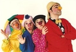 Payasos Protagonistas Del Espectáculo 'Narices De Colores'.