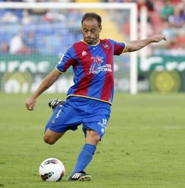 El Centrocampista Del Levante, Francisco Javier Farinós